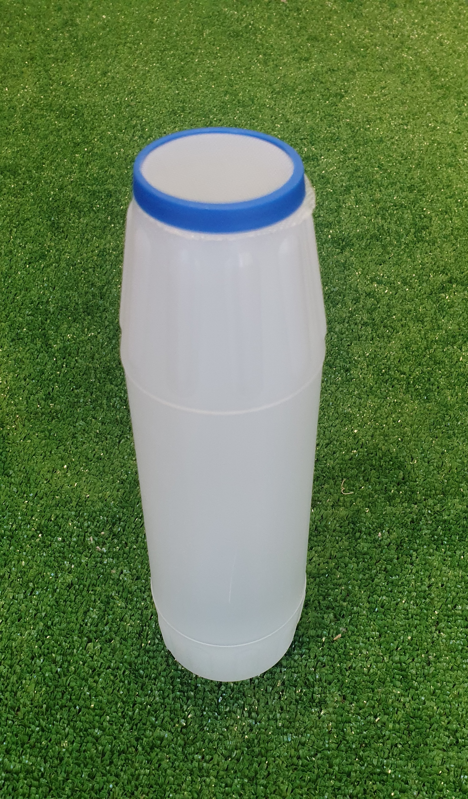 Biela fľaša so sitkom (pasca)