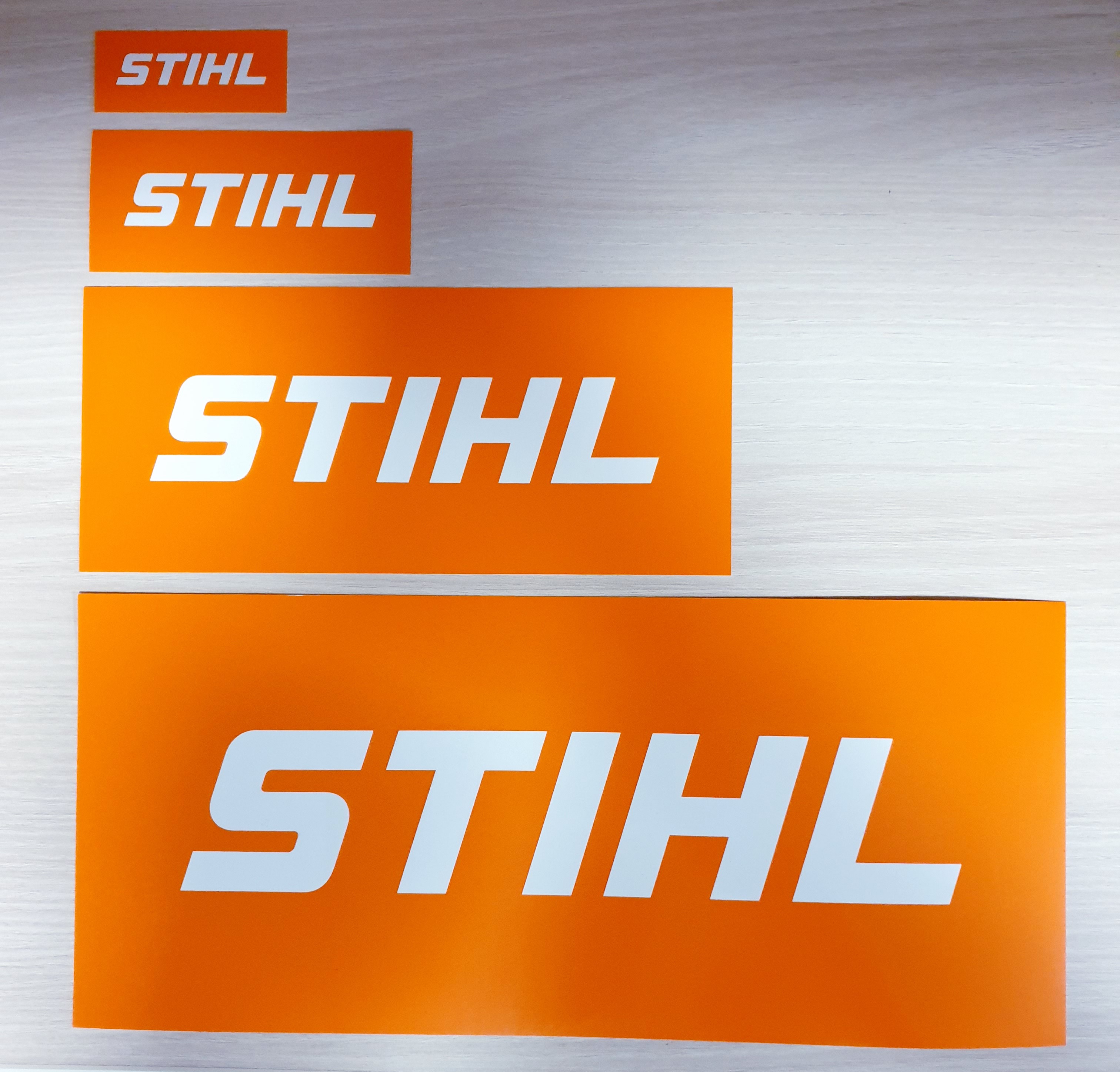 Nálepka STIHL 6x2,6 cm