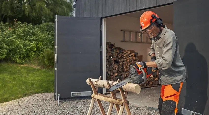 Akumulátorová píla HUSQVARNA 225i (bez akumulátora a nabíjačky)