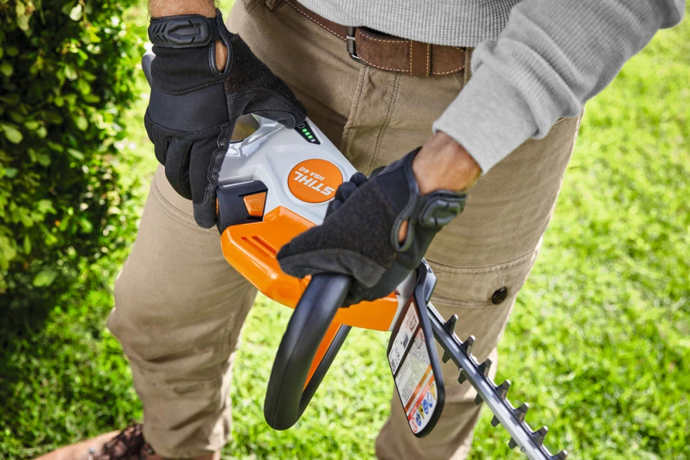 STIHL HSA 40 - Akumulátorové nožnice na živý plot (SET s 2x AS2 + AL1)