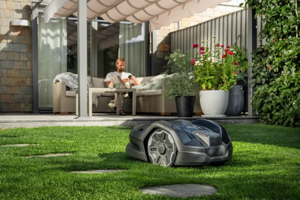 Husqvarna Automower® 305E NERA Robotická kosačka