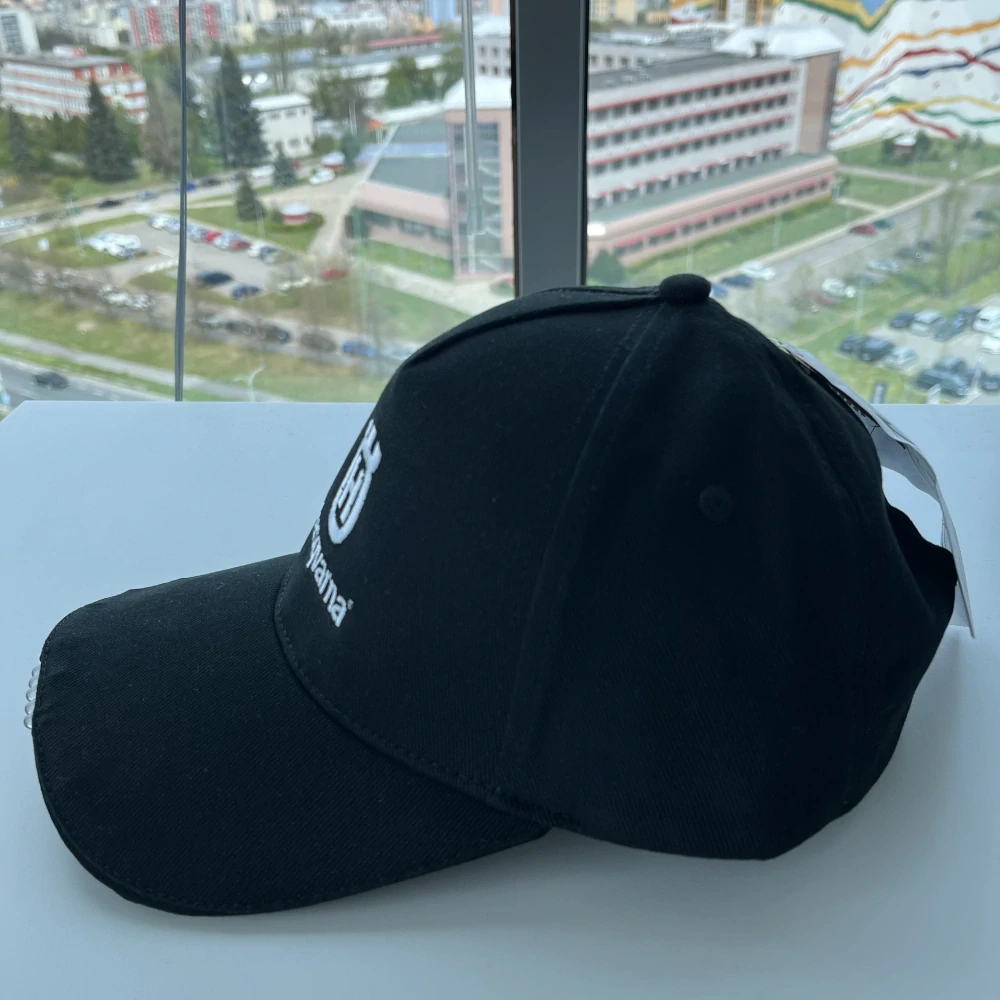 Šiltovka so svetlom Husqvarna