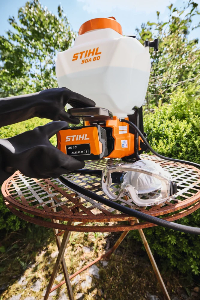 STIHL SGA 60 Akumulátorový postrekovač (set s AK 10 + AL 101)