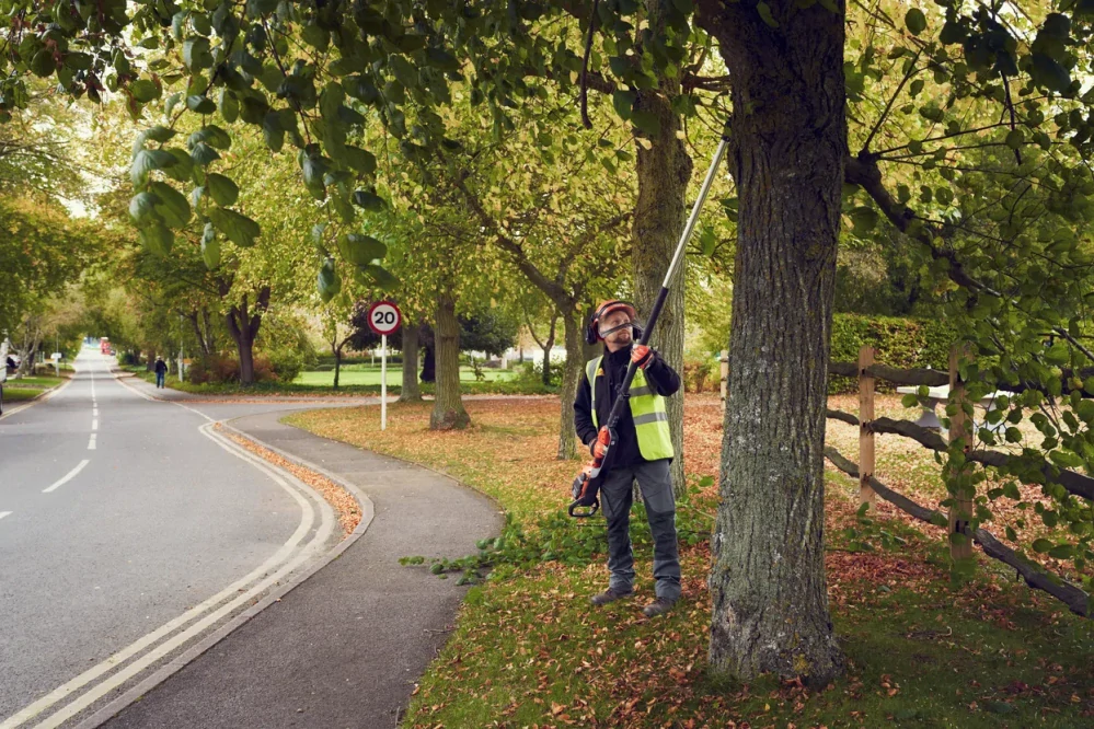 HUSQVARNA 530iPT5 Vyvetvovacia píla (bez akumulátora a nabíjačky)