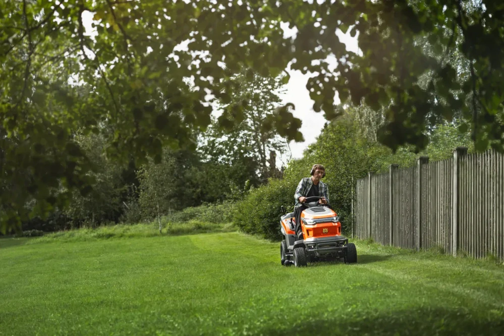 Záhradný traktor Husqvarna TC 220T