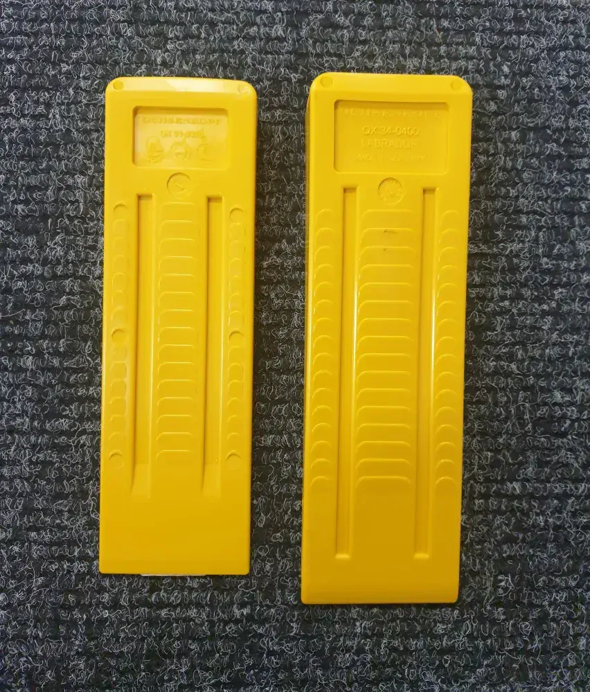 Plastový klin Ochsenkopf Labrador, 24 cm