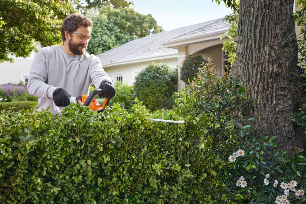 STIHL HSA 40 - Akumulátorové nožnice na živý plot (SET s 2x AS2 + AL1)