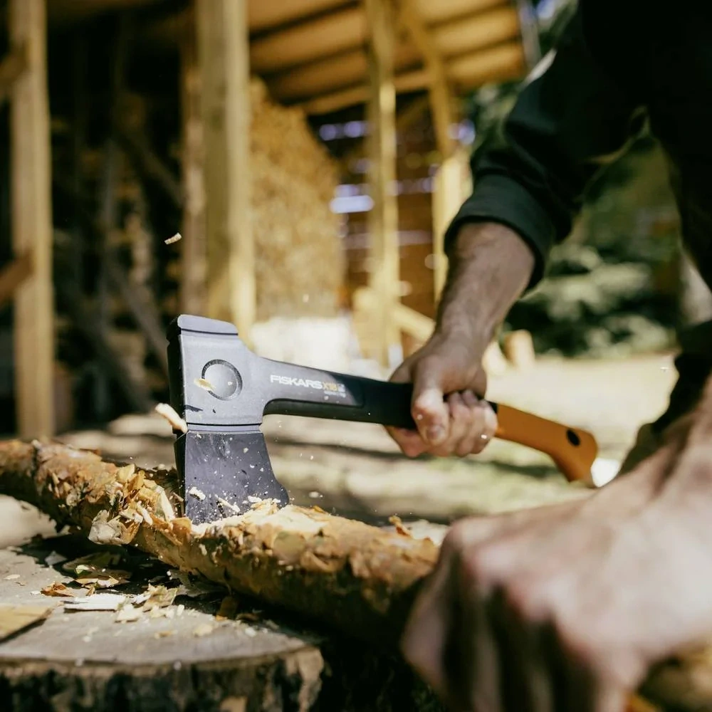 Univerzálna sekera FISKARS X-series X18, S