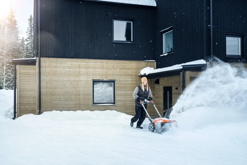 Snehová fréza Husqvarna ST 253i (iba stroj)