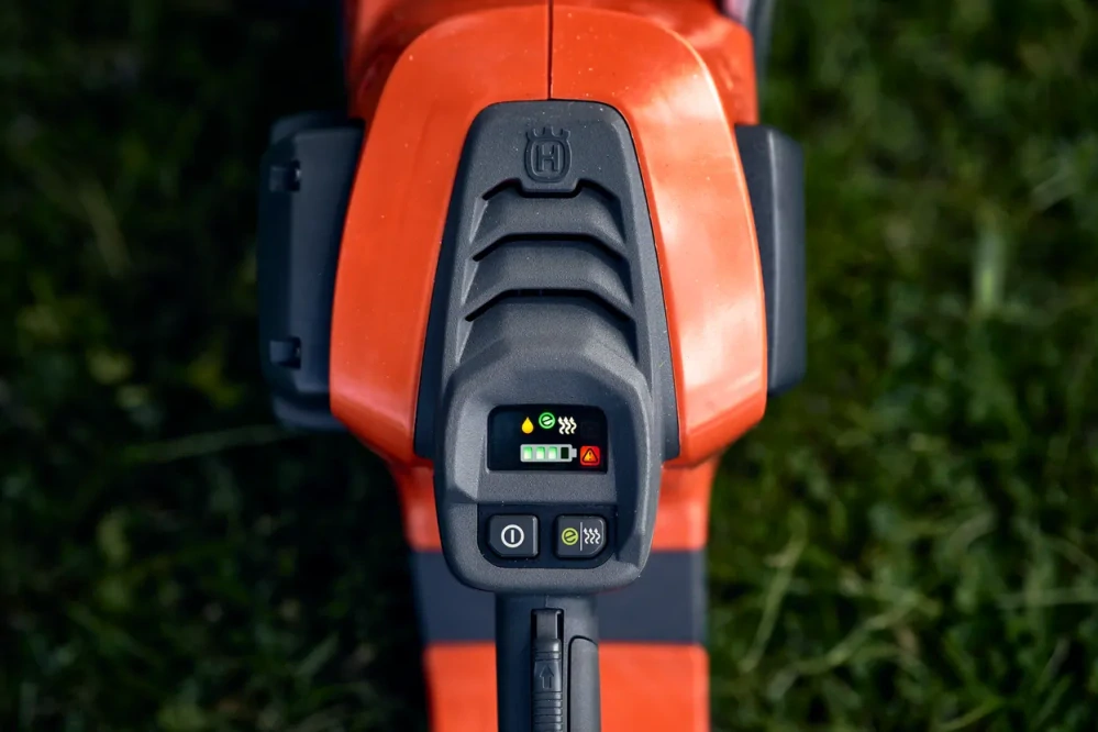 Husqvarna 542i XP® G Akumulátorová píla (bez akumulátora a nabíjačky)