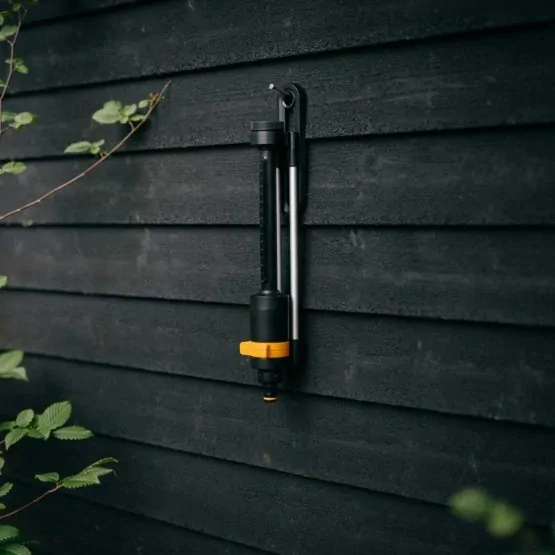 Oscilujúci zavlažovač Fiskars (M) Solid™