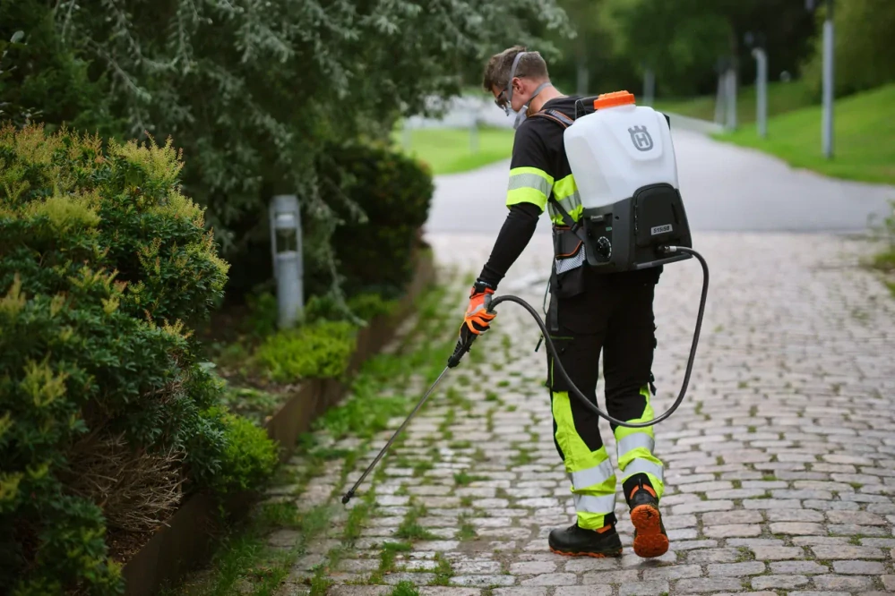 Husqvarna 515iSB Akumulátorový postrekovač (bez akumulátora a nabíjačky)