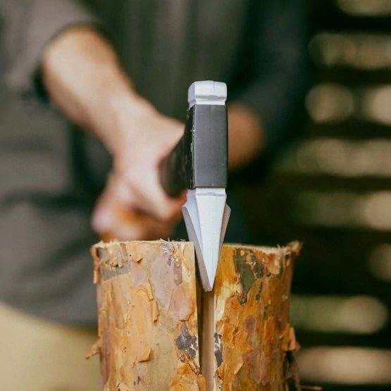 Štiepacia sekera FISKARS X-series™ X24, S