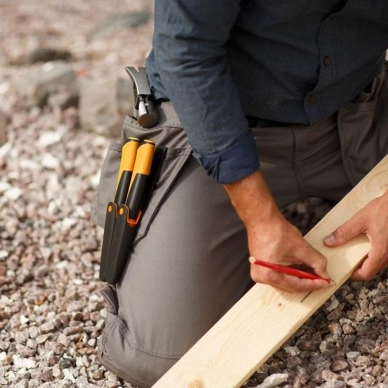 Univerzálny nôž FISKARS HARDWARE