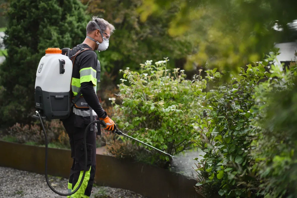 Husqvarna 515iSB Akumulátorový postrekovač (bez akumulátora a nabíjačky)