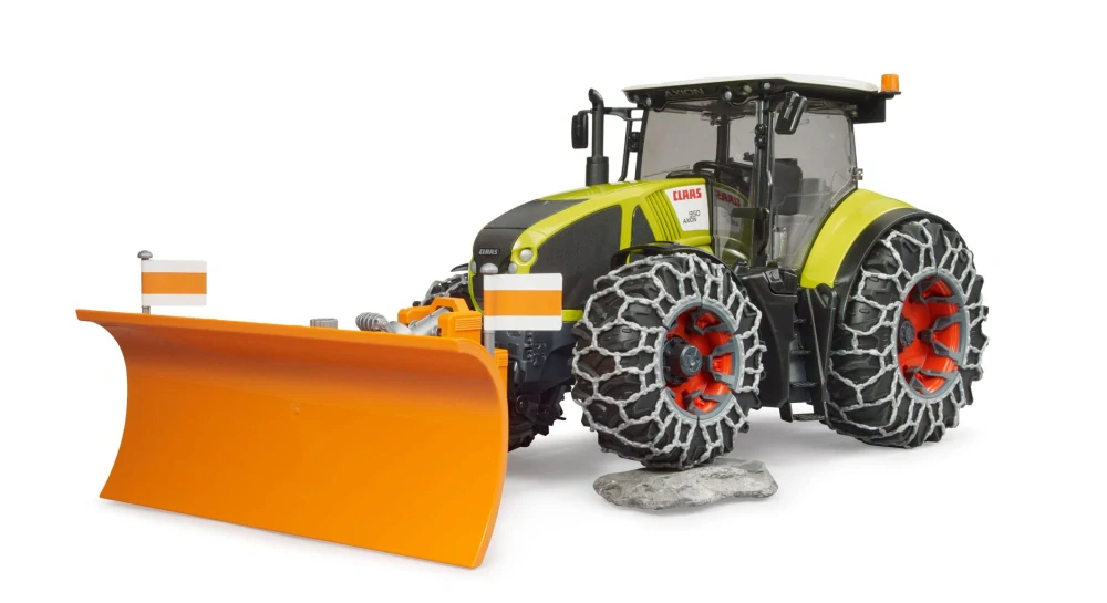 Claas Axion 950 so snehovými reťazami a pluhom - Bruder 3018