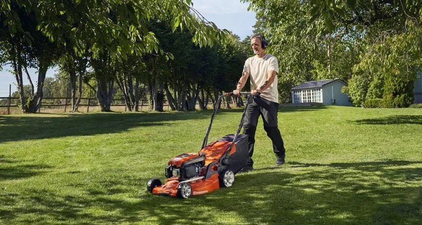 HUSQVARNA LC 347VE Motorová kosačka