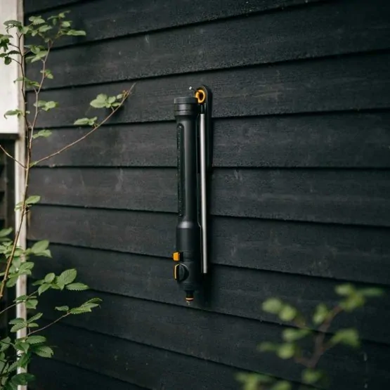 Oscilujúci zavlažovač Fiskars (S-M) Comfort