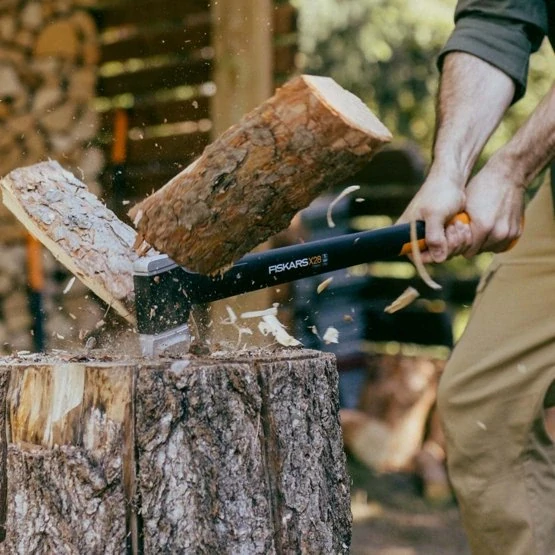 Štiepacia sekera FISKARS X-series X28, M