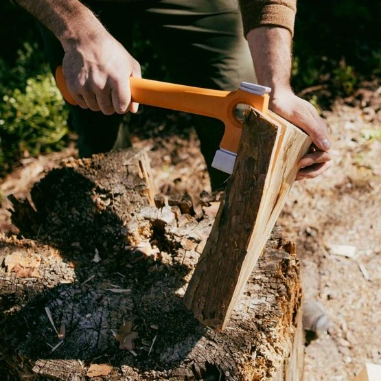 Univerzálna ľahká sekera Fiskars X-series X13